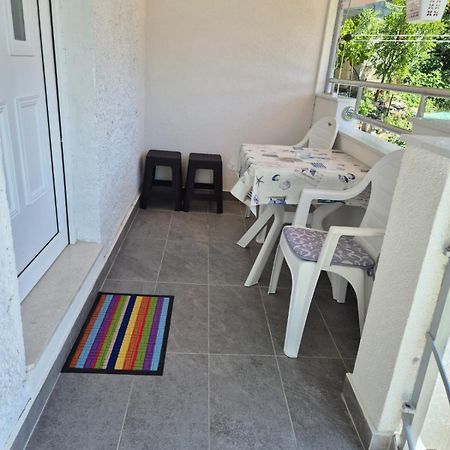 Lovely Apartment Omiš Dış mekan fotoğraf