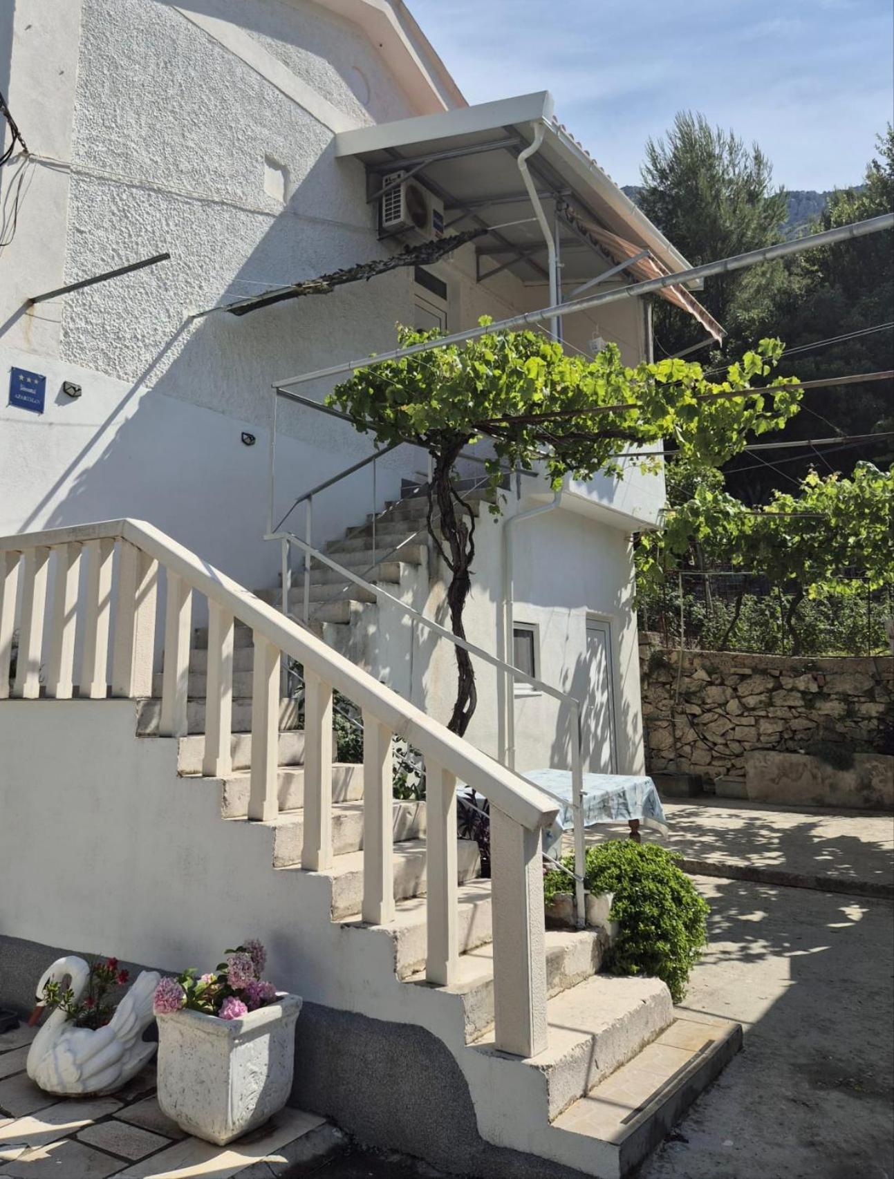 Lovely Apartment Omiš Dış mekan fotoğraf